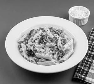 Veg Cheese White Sauce Pasta