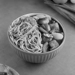 Chilli Paneer Hakka Noodles Bowl