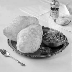 Chhole Bature (plate)