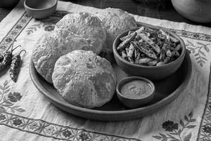 Poori Parwal Aloo Bhujia