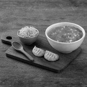 Lung-Fung Non-veg Manchow Soup + Momo