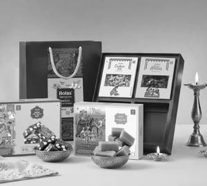 Dry Fruits And Sweets Joy Of Gifting (300 G)