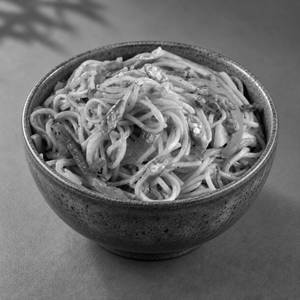 Wok Tossed Spicy Hakka Noodles