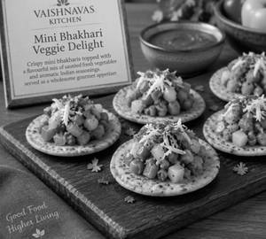 Kathiyawadi Veggie Bhakhari Canapés