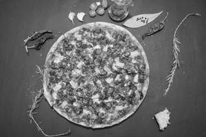 Braganza Bonanza Veg Pizza