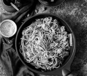 Mixed Gravy Chow mein