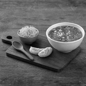 Lung-Fung Veg Manchow Soup + Momo