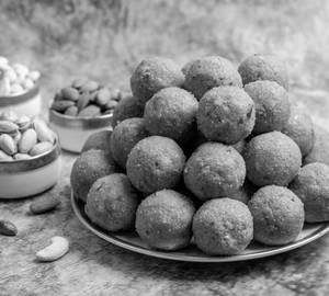 Besan Ladoo.