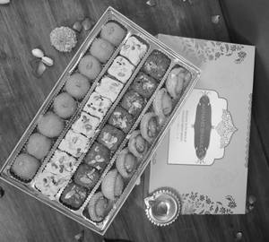 Mix Sweets Gift Pack [1000 Gms]
