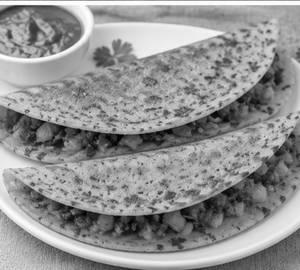 Stuffed Besan Cheela [1 Cheela]