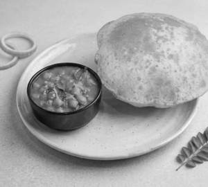 Chole Poori With Chana Masala
