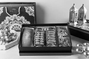 Cookies And Dry Cake Gift Hamper
