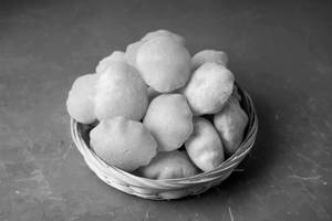 Sindhi Puri 30 Pcs ( Only Puri)