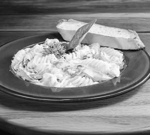 White sauce pasta