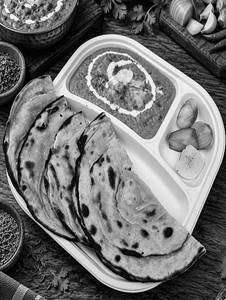Paneer Makhani & Laccha Paratha (2pcs) Thali