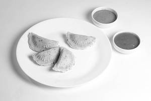 VEG PAHARIYA (Rice Dumplings) [4 Pcs]
