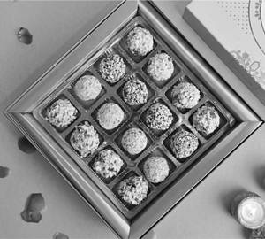 Assorted Laddoo Gift Pack [16Pc]