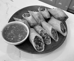 Veg Spring Rolls ( 2 Pcs ) 