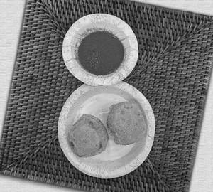 Paneer Pakora With Chutney (Desi Ghee) (2 Pcs)