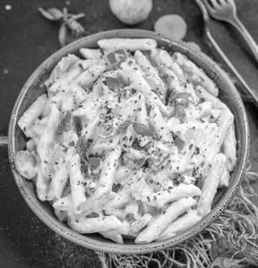 White sauce pasta