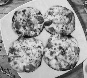 Exotic garlic bread