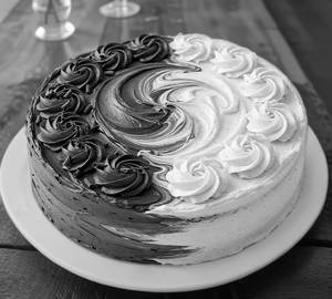 Lovy Choco Vanilla Cake [500 Grams]