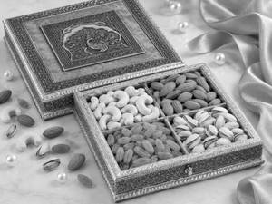 Nut Blessings Dry Fruit Box