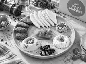 Le Mezze Labanese Platter