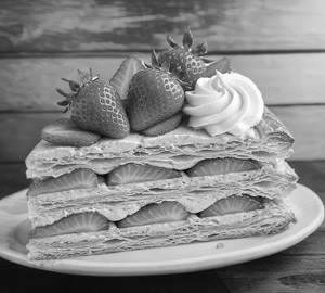 Nigerian Strawberry Pastry [120 Grams]