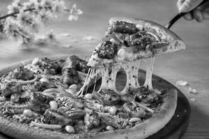 Sesame Samurai Paneer Regular Pizza
