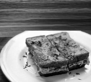 Bread omelette