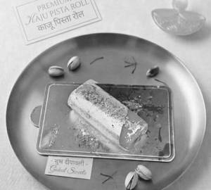 Kaju Pista Roll