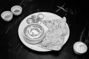 Dal Makhni Paratha Combo