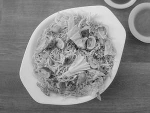 Veg Hakka Nooles