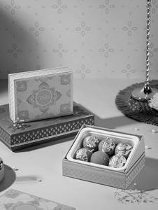 6 Pc Laddu Box