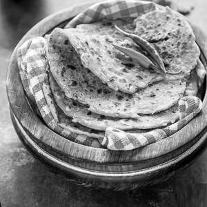 Plain Paratha (1 Pc)