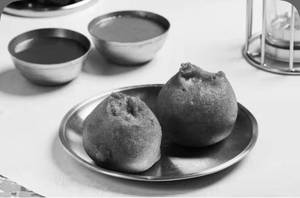 ALOO / VEG BONDA [2 pcs]