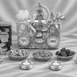 Parampara Diwali Gift Hamper