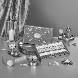Kaju Pinni Assorted Sweets Box
