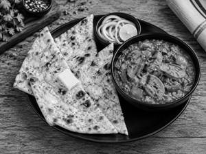 Soya Masala Chaap + Butter Naan 2pcs