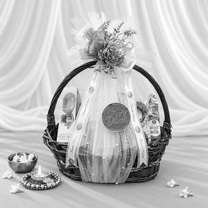 The Regal Basket Hamper