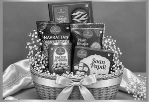 SMALL BASKET 10*10 (Festive Delight Hamper)