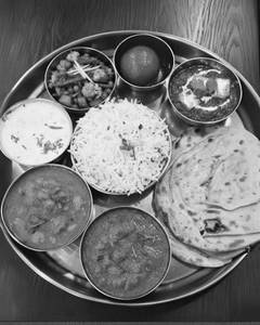 Delux Thali