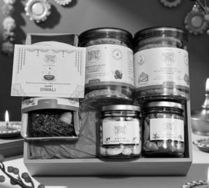 The Little Festive Eggless Diwali Hamper