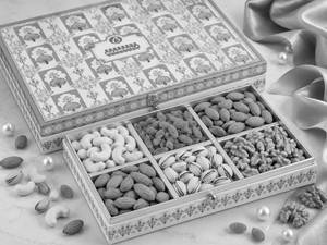 Royal Nuts Dry Fruit Box