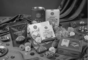 12*9 BASKET (Royal Treat Hamper)