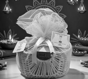 The Moonlight Jute Diwali Hamper (Eggless)