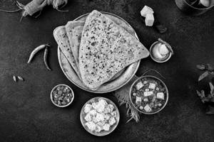 Matar Paneer & Paratha Meal