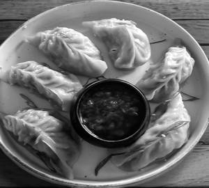 Chicken momos