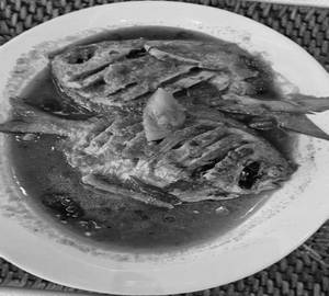 Pomfret Curry (1 Piece)